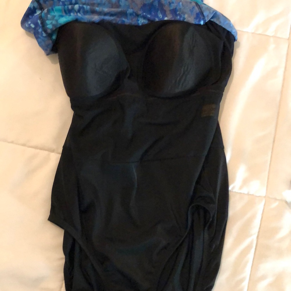 14 Robby Len Swim Dress - Picture 4 of 6